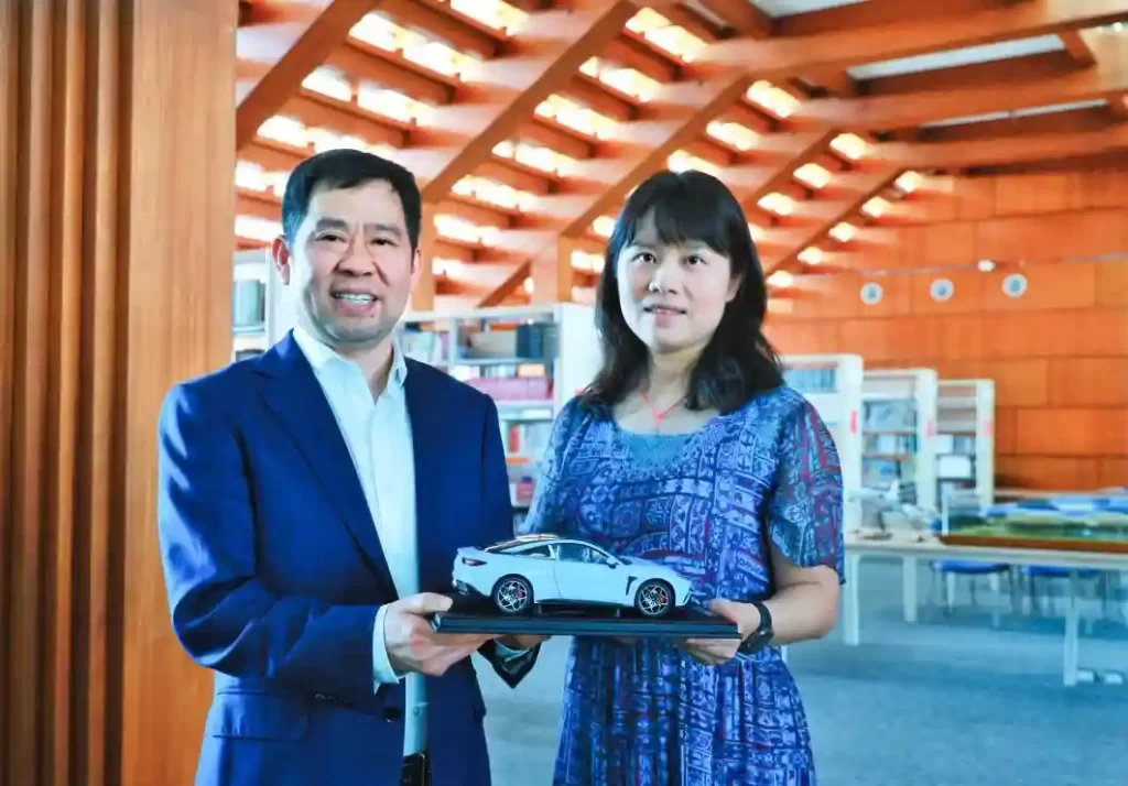 哪吒汽车参加曼谷国际书展 背后的“中国文化之旅”-滴滴侠-汽车网约车经验分享平台